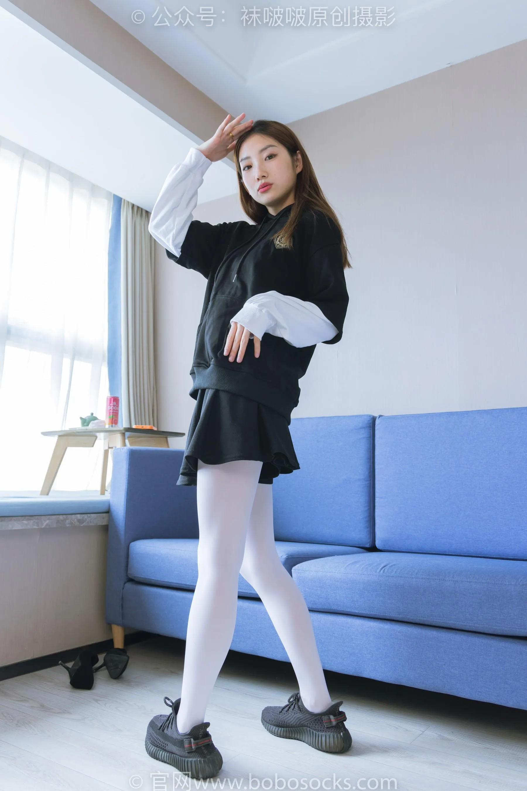 [BoBoSocks袜啵啵]NO.214 小沫-黑色运动鞋、厚白丝 [89P]插图2
